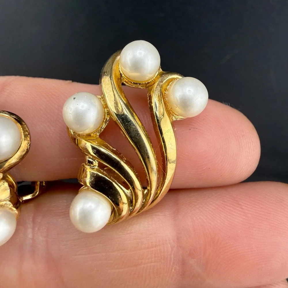 Vintage Trifari Clip On Earrings Gold Tone White Faux Pearl Swirl